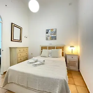 Santa Paula. Centrico Y Acogedor. Sevilla